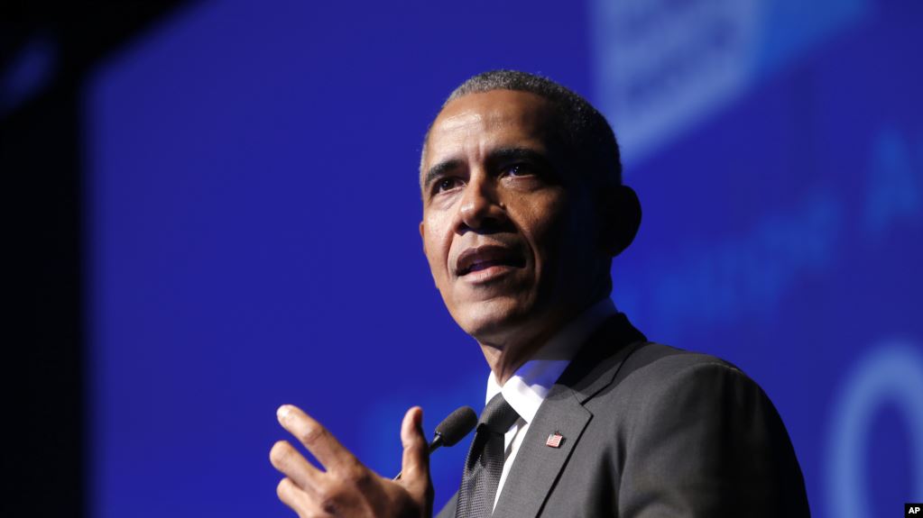 Obama apoya mantener vigentes restricciones contra el coronavirus 
