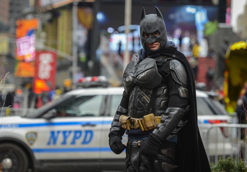 Quién es el Batman de Time Square, un simpatizante PRO de la primera hora