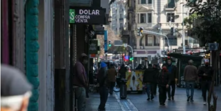 Dólar hoy en vivo: la cotización libre volvió a subir y cerró a 432 pesos