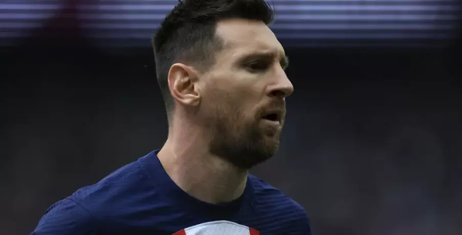 El PSG suspende a Messi dos semanas de empleo y sueldo por su escapada a Arabia Saudí